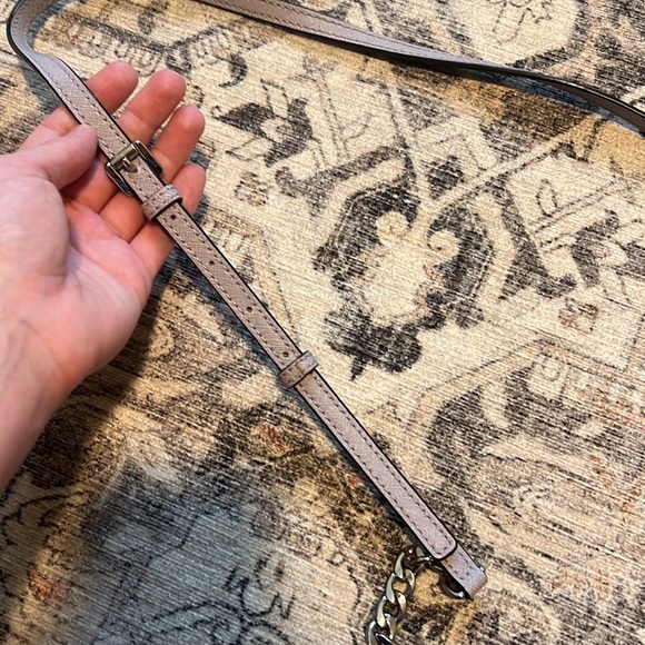 Michael kors purse - Picture 7 of 9